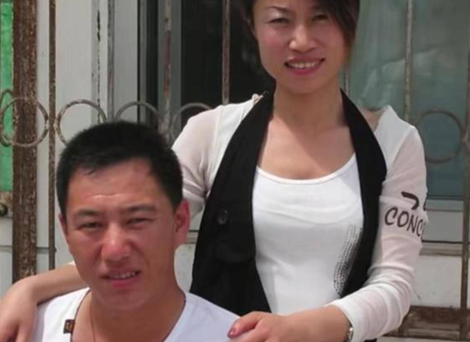 宋学文和杨光还没等宋学文自怜自艾,杨光就挂断了电话,并不熟悉的干练