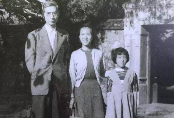 50岁丧夫,79岁丧女,她孀居49年,活到99岁,捐尽