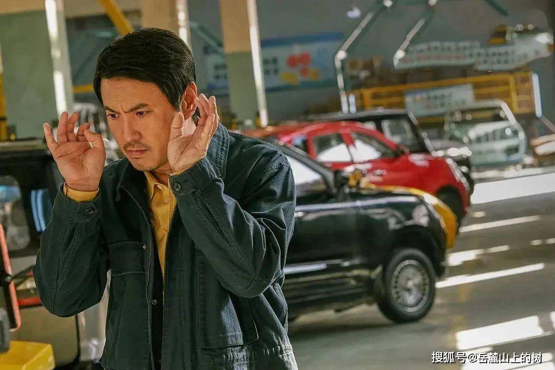 不料天上掉馅饼,濒临停产的老头乐车厂厂长主动提出赞助张驰组建车队
