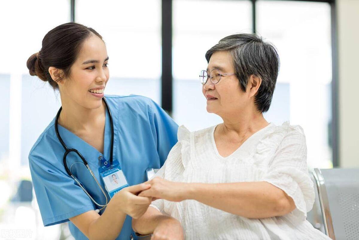 陪护师证书​怎么报名、报名要求、考试内容、就业方向