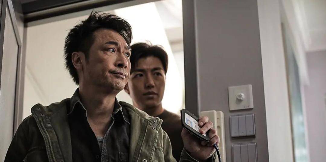 3分,吴镇宇任达华联手奉上烂片,香港电影至暗时刻,真的来了_观众_sir