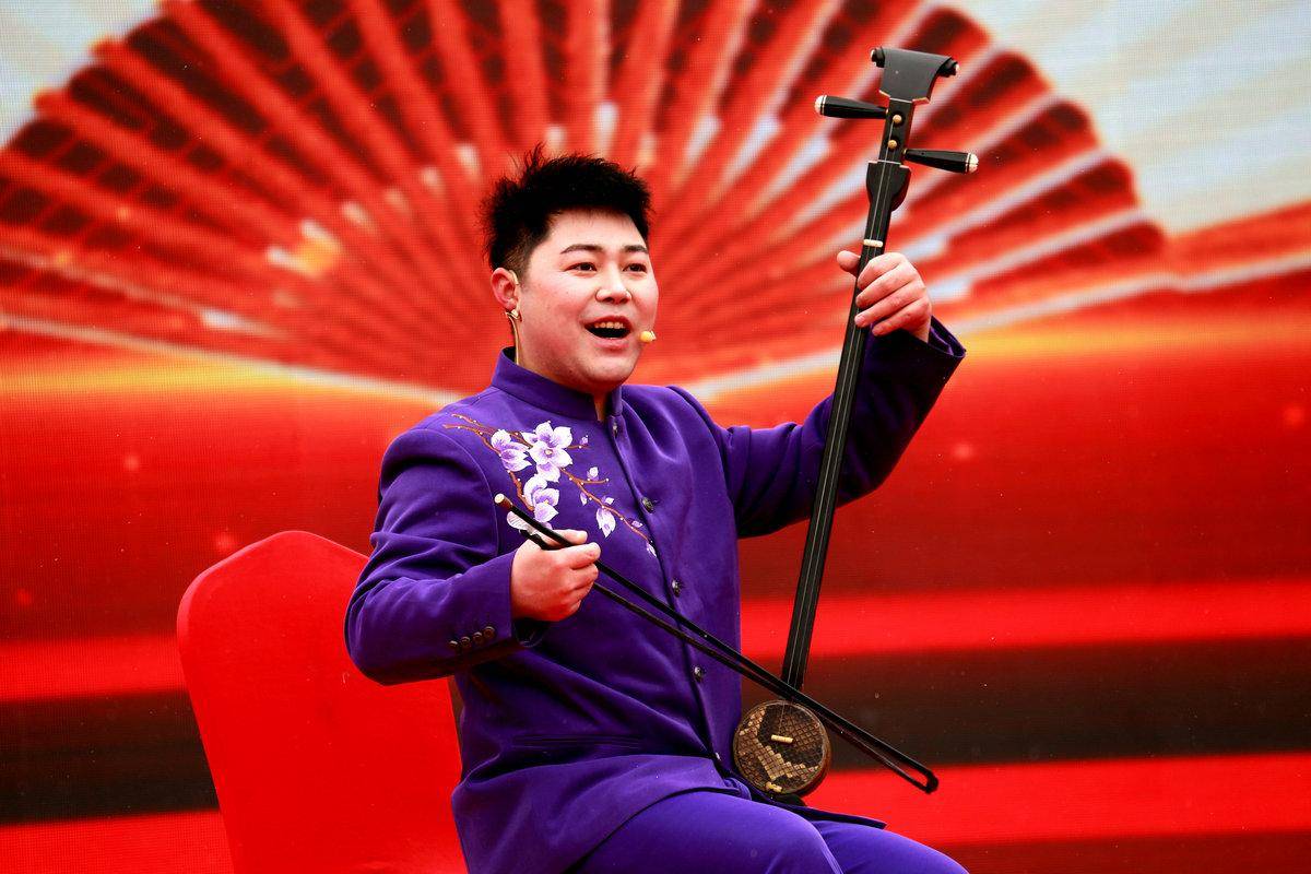 "走进山东惠民专场演出环节,翁仁康,闫淑平,奇志,王瑾,杨菲,佟长江