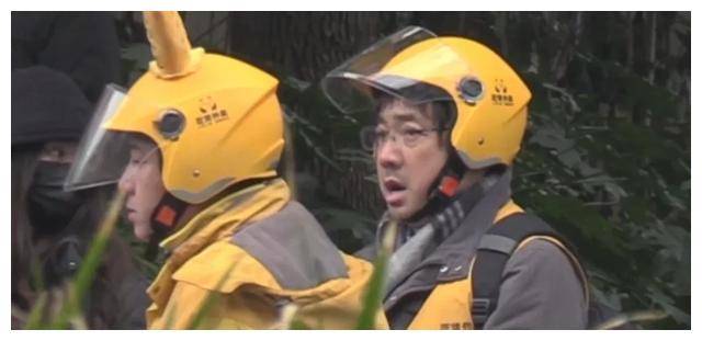 徐峥新片《逆行人生》开机,现身片场 ?低调送外卖引热议.