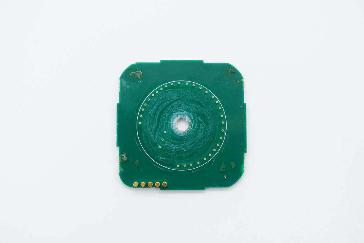 内置华源智信hyc3606合封氮化镓芯片,罗马仕35w自带线氮化镓充电器