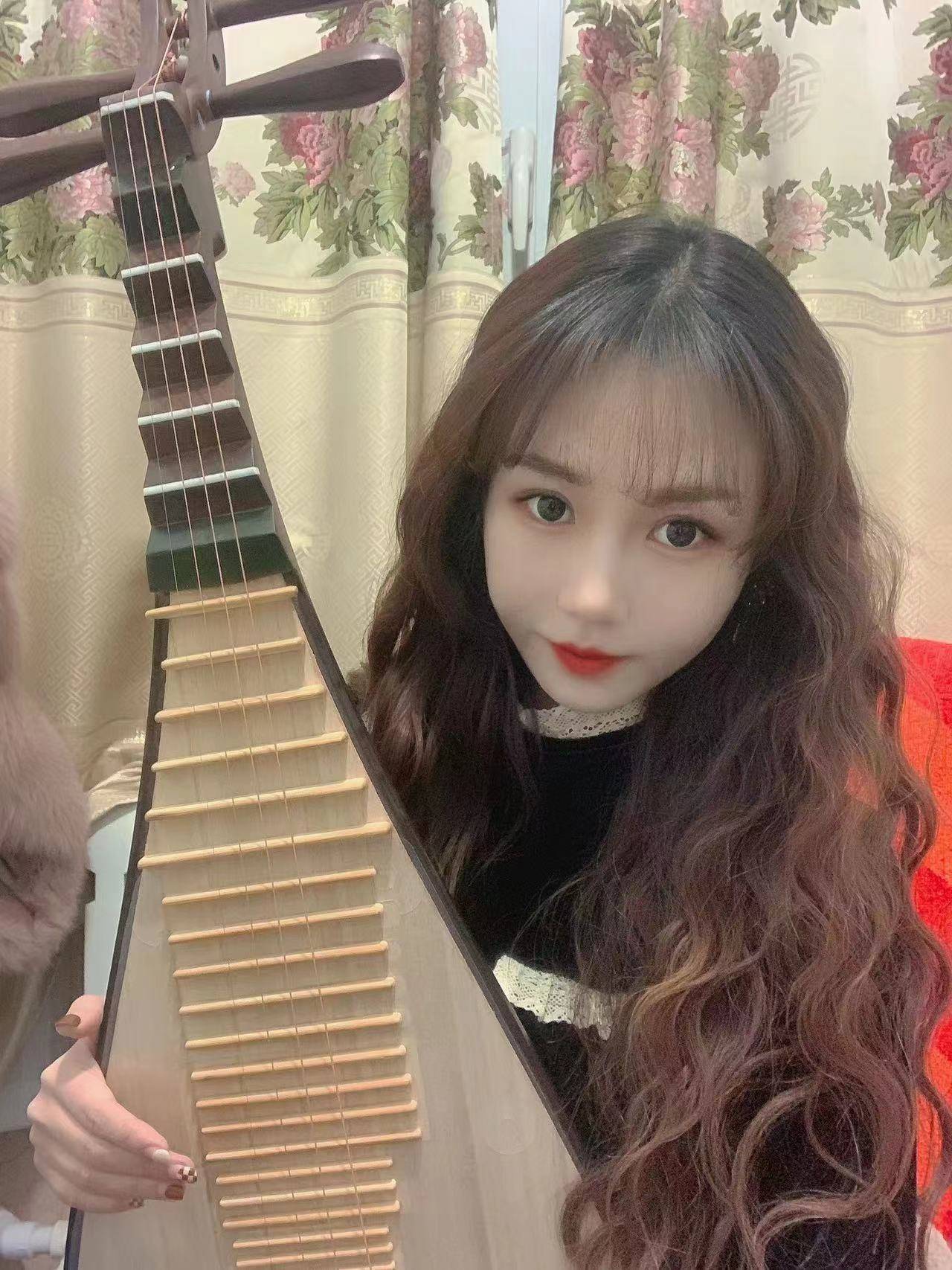 刘欣彤老师有扎实音乐基础和教学经验,个人和所教学生成绩显著_琵琶