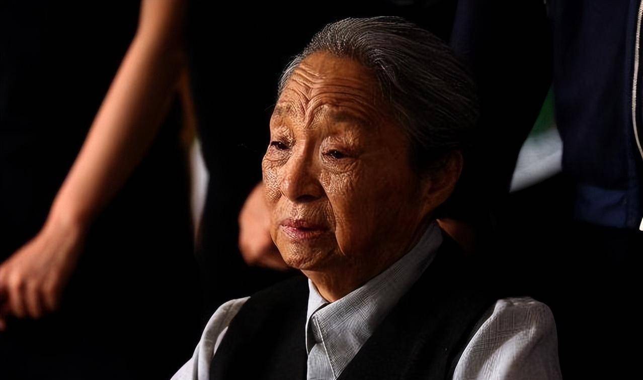 国家一级演员柏青:因病去世千人含泪送别,23岁孙子更是国人骄傲_母亲