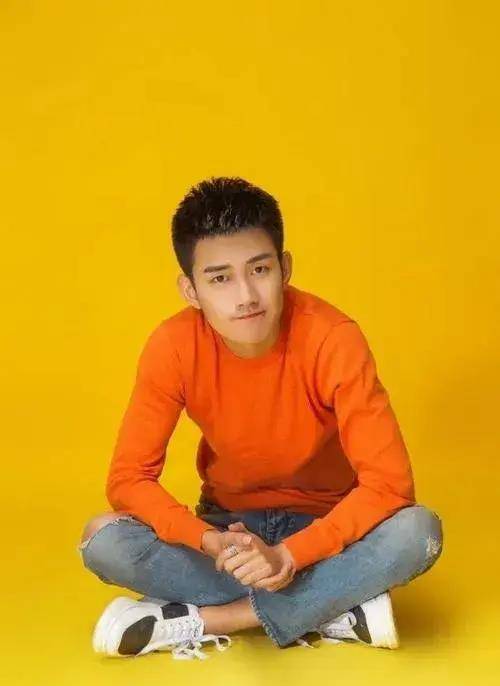 和一个亿的问题,阿哲确定跳槽代表辛选试水dy,鳕熊发圈表白阿哲_平台