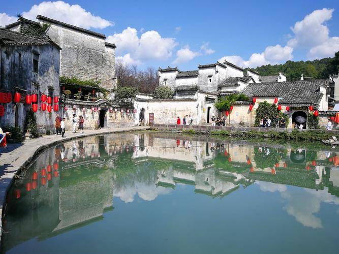 中国画里的乡村,距今已有近千年的历史,是典型的徽派建筑古村_西递