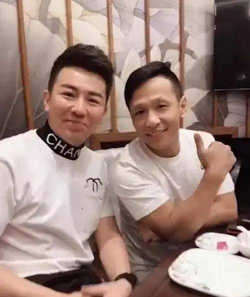 和一个亿的问题,阿哲确定跳槽代表辛选试水dy,鳕熊发圈表白阿哲_平台