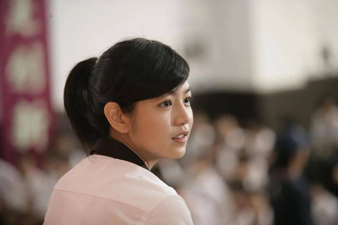 也是她的成功,开拓了更多圆脸女演员的戏路.