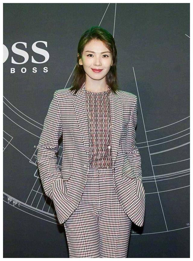 刘涛撞衫女总裁马伊琍?不同风格对比!finery对决!_时尚_魅力_形象