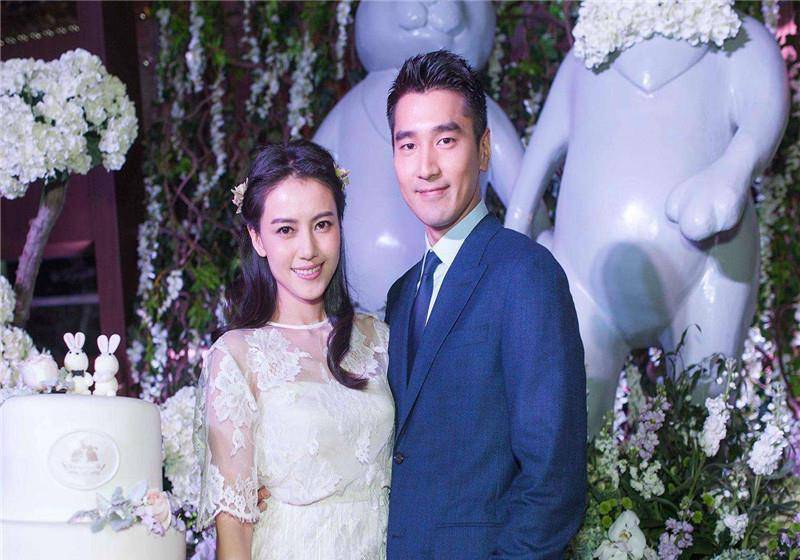 高圆圆探班赵又廷,夫妻同框秀恩爱.