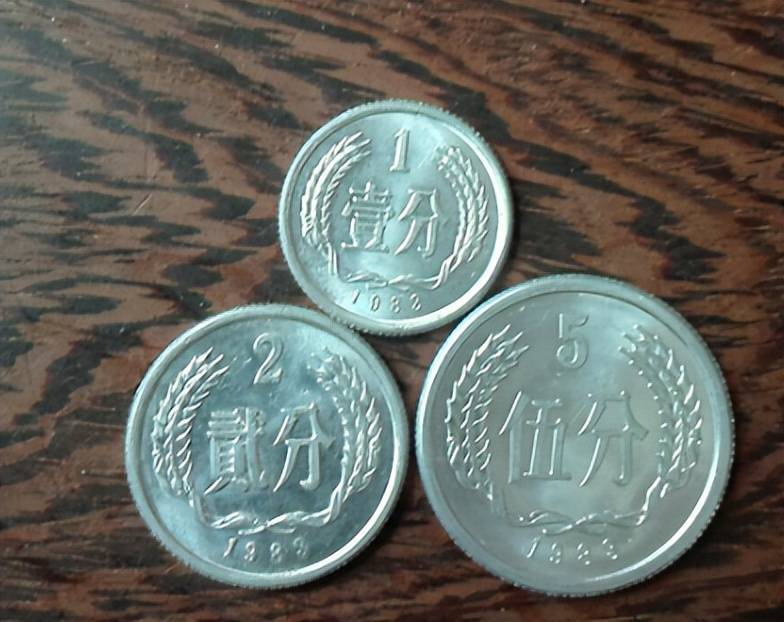 一枚1981年的5分硬币精制币,如果其评分达到69分的话,其收藏价格能够