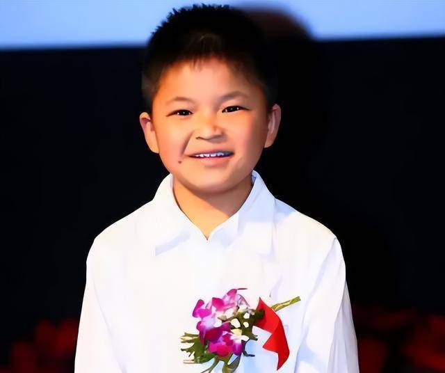 汶川地震小英雄林浩结婚了,藏族老婆肤白貌美大长腿_孩子_网友_肖林