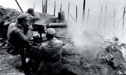 除了张清荣,刘连昆(间谍)等叛徒之外,几乎没有军人被处以死刑.