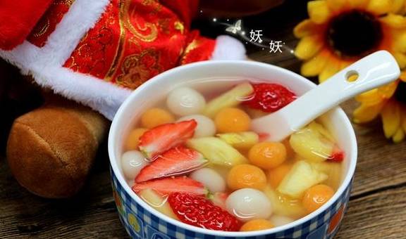 这碗无油低糖果蔬汤圆特受欢迎,做法特简单_萝卜_面团_灯笼