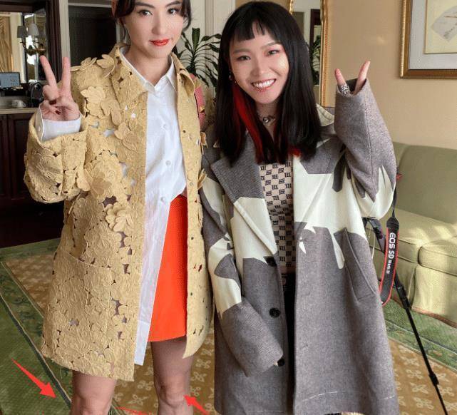 40岁张柏芝现身商场,脸上一条褶子也没有,未p图膝