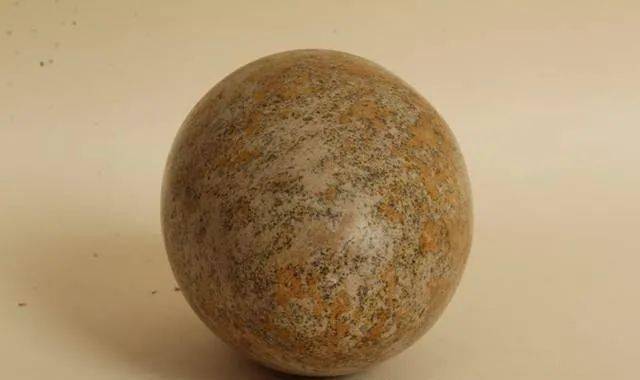 1971年内蒙小伙大雪中救一喇嘛,获赠一珠子,38年后