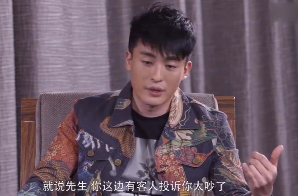 angelababy大瓜被曝,教唆黄晓明封杀某男星,貌似还是个顶流?