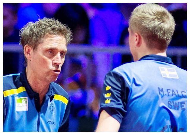 无法指导比赛,遗憾发生!_佩尔森_选手_进行