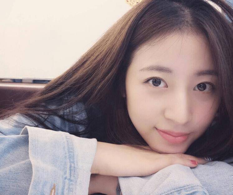 周雨彤龚俊新作官宣剧照,结婚证超抢镜,这对新婚夫妇爱了_剧中