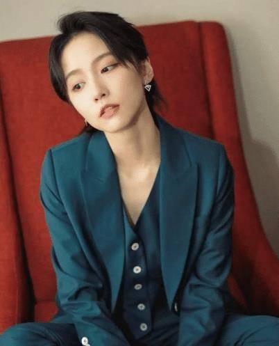 成果就是《爱情公寓》五里面诸葛大力的饰演者.