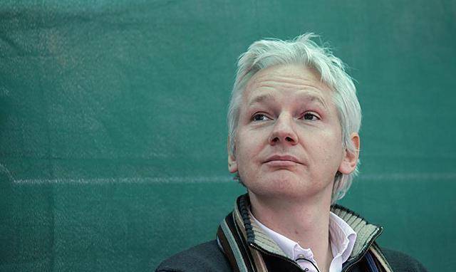 5年搬家30次,起底美国,曝光希拉里,阿桑奇的跌宕一生_生活_母亲_时候