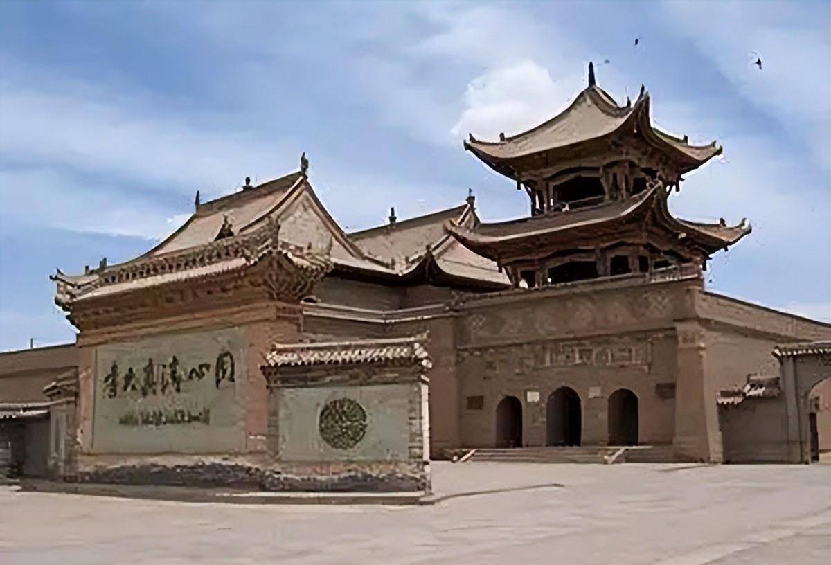 01年智障小伙走失,19年后认亲养父不舍:几年前刚花150万盖新房_马吉明