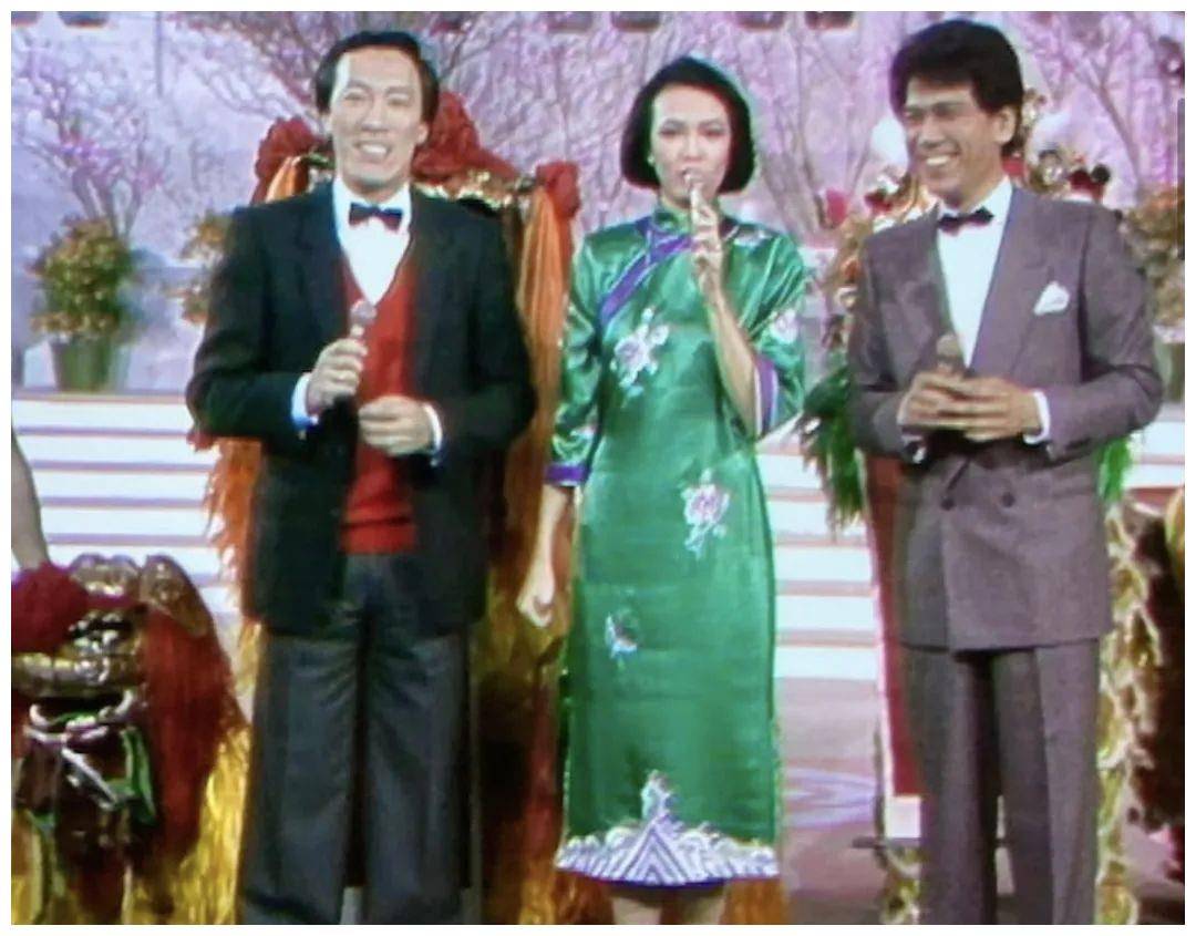 83岁何守信重返香港,与好友新年聚餐,网友:叫汪明荃一起叙旧_节目