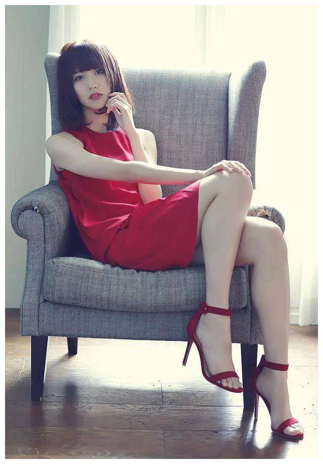 土生瑞穗:颜值惊艳,身材傲人,神秘写真魅力无限_才华_舞台_表演