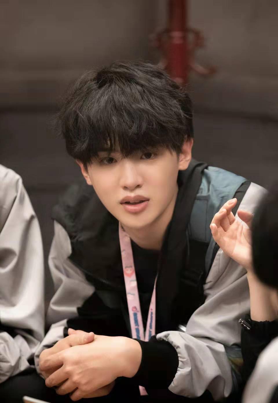 《迷失大逃脱》新一期开播,白敬亭刘耀文遭老粉抵制,黄明昊有危机了?