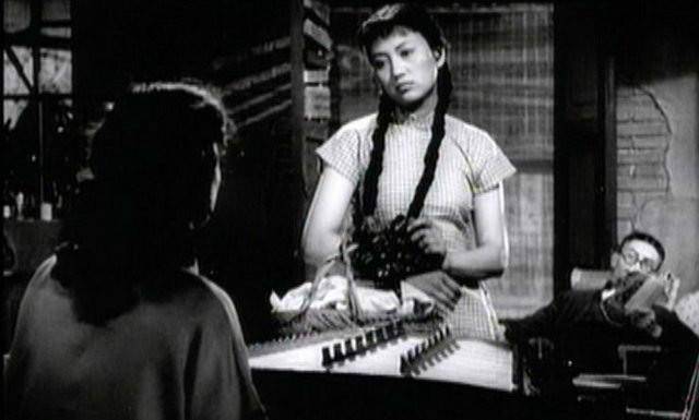 1950年初,张瑞贵派人给身在老家的韦秀英送信,恳求她看在多年夫妻情分