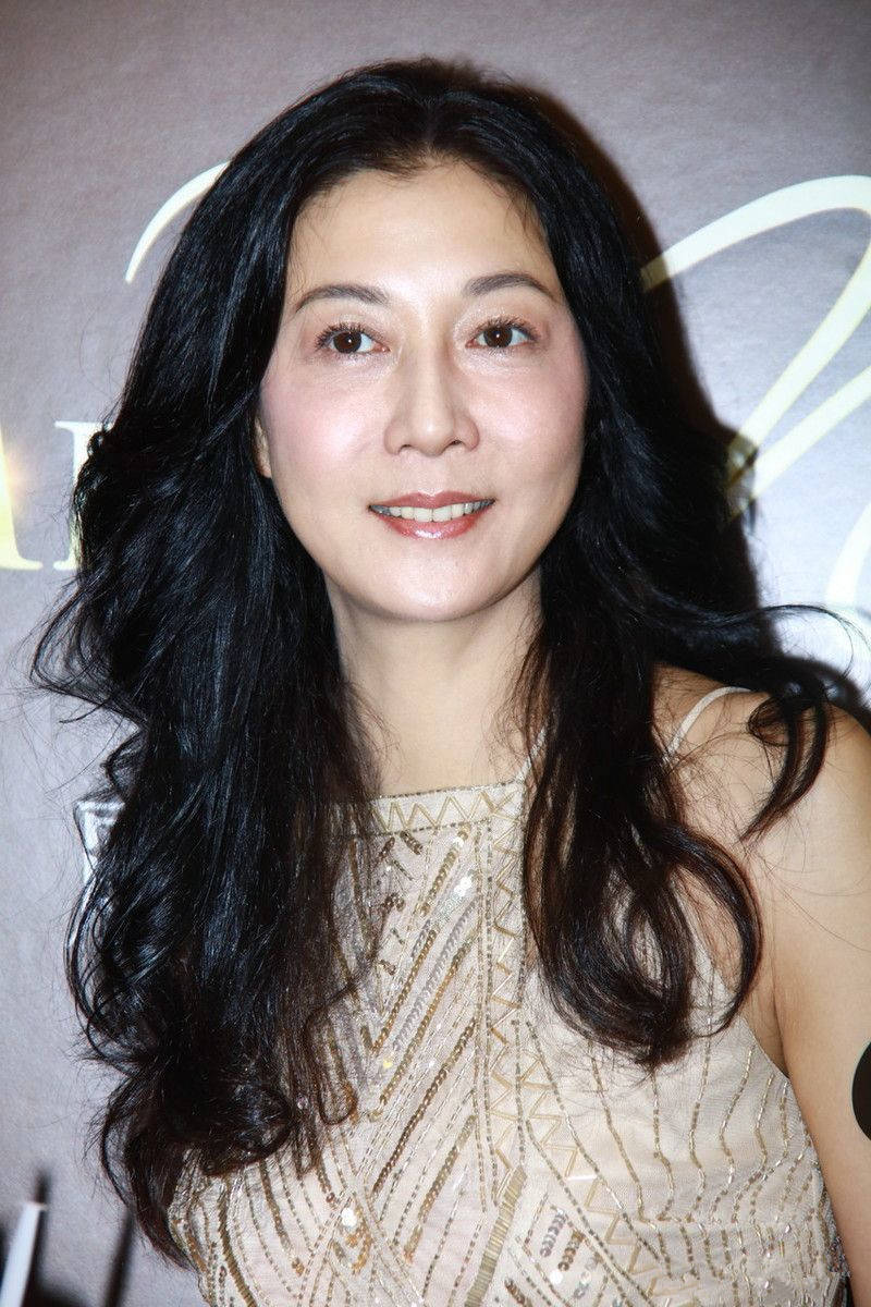 吴绮莉接纳同性恋女儿,成龙还是没有动静,他是真的不认女儿了吗_母亲