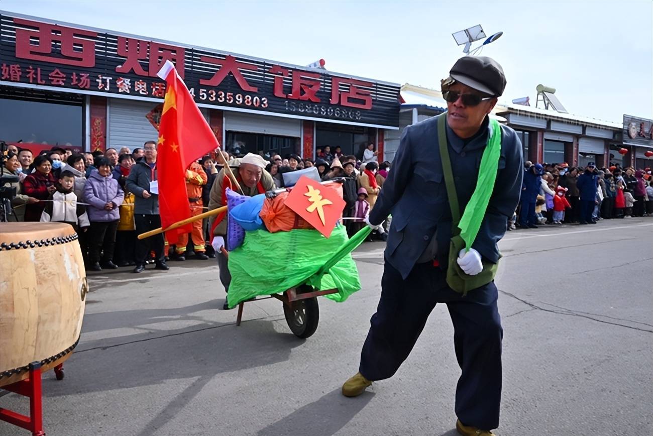 盂县西烟镇2024年元宵节街头文艺汇演异彩纷呈_表演_李忠勇_队伍