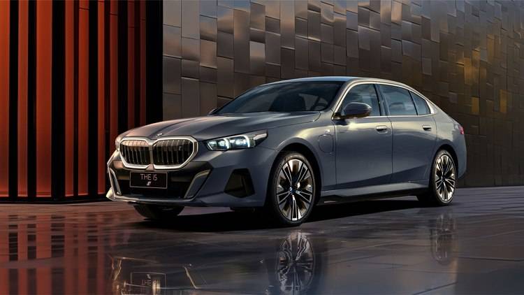 全新bmw 5系,乘坐驾驶两相宜,中大型豪华轿车中"鱼与熊掌"兼得_搜狐
