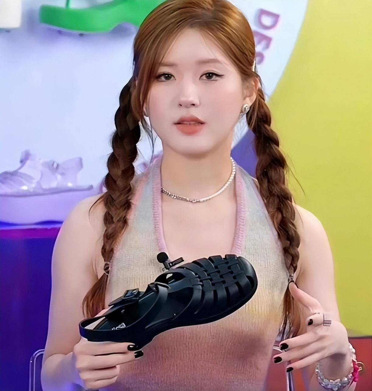 大嘴,驴脸,平胸,长相普通却硬要演"绝世美女",谁给的勇气?