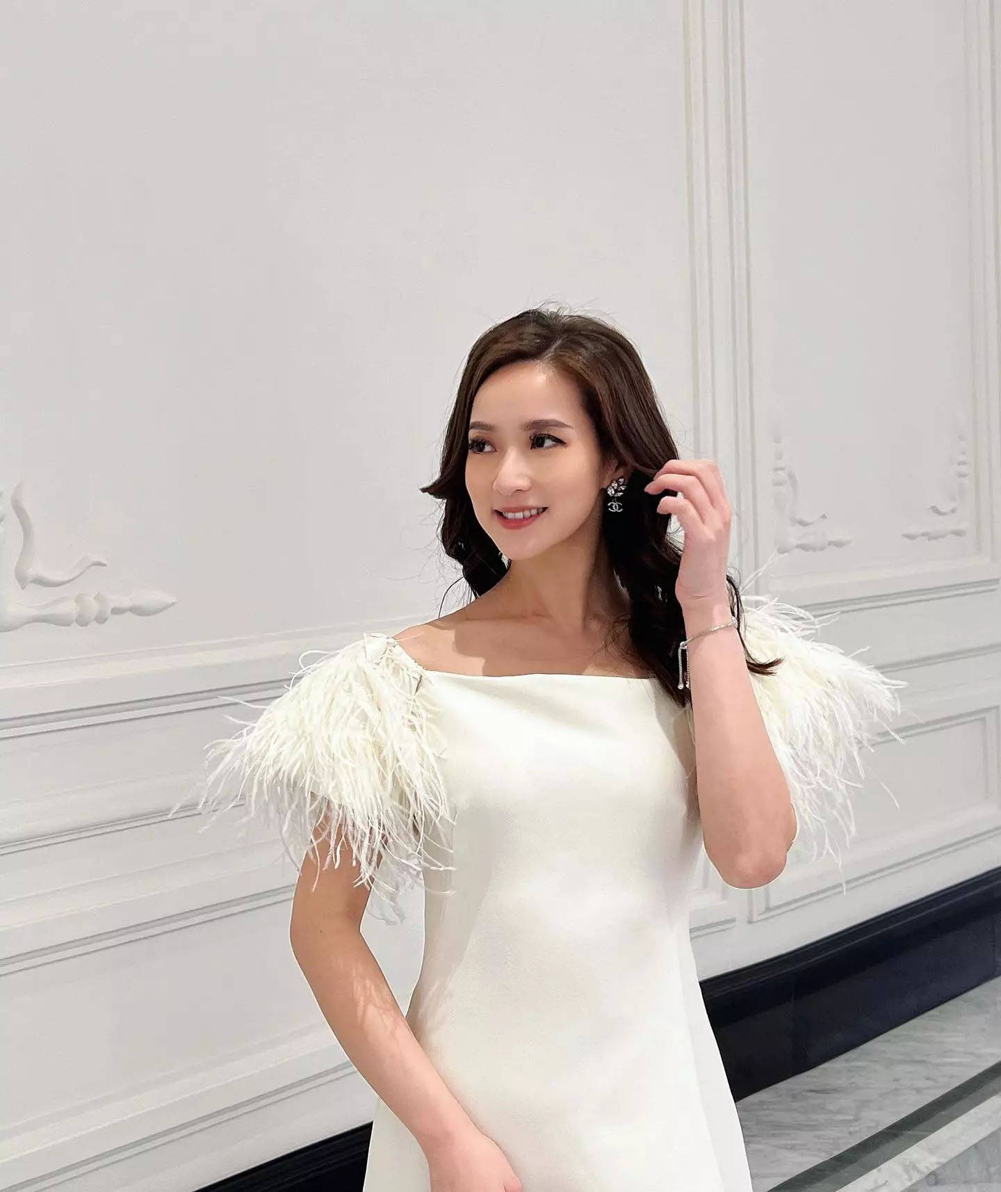 至于饰演"bowie"的杨家宝,和"daisy"吴绮珊一样,都曾在剧中饰演不少