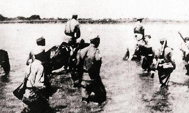 摩天岭一战,敌师长竟用电话线,打电话到我军司令部获取情报_刘玉章