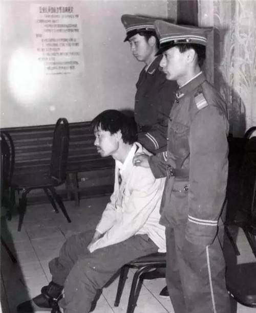 1993年,他带狗参演谢晋电影《老人与狗》,上映后,人狗皆被枪决_程鹏