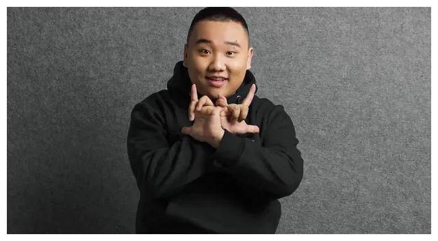 刘宏禄在微博上感谢贾玲导演给予他一个宝贵的机会,让他能与自己的