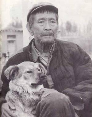 1993年,《老人与狗》开始拍摄,电影上映后,狗主人和狗却被处死_程鹏