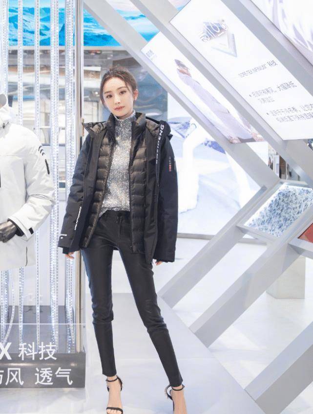 即使如今已经34岁了,但是她依旧充满少女感,是不少小鲜肉都很喜欢的女