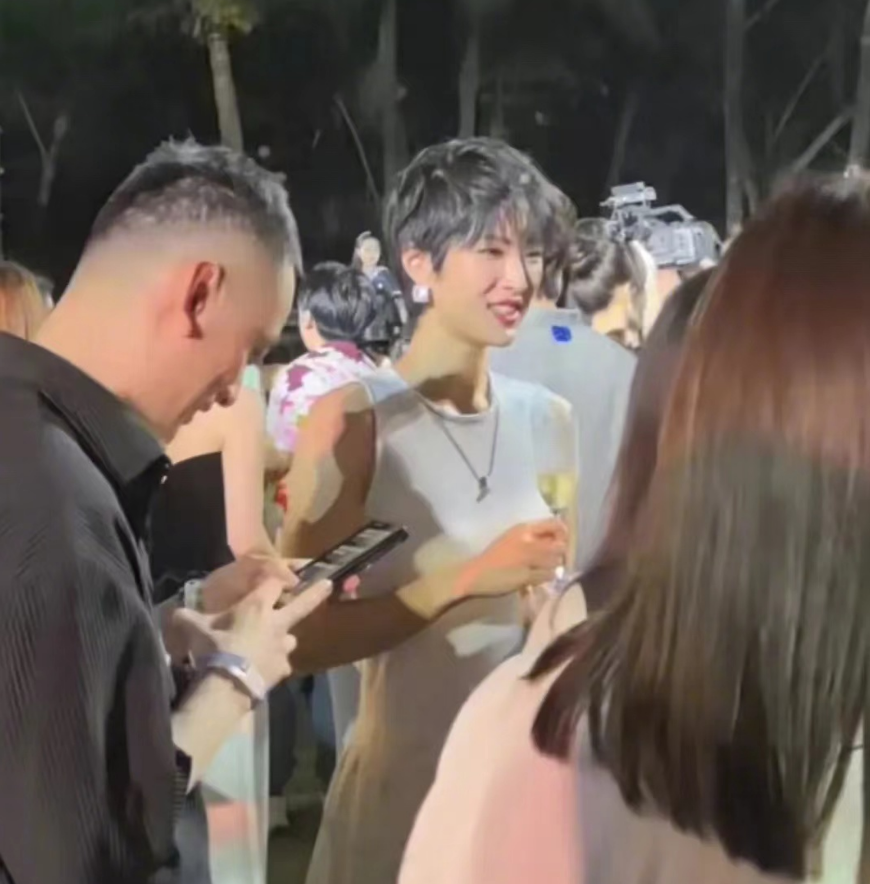 姚安娜成华为门面担当!