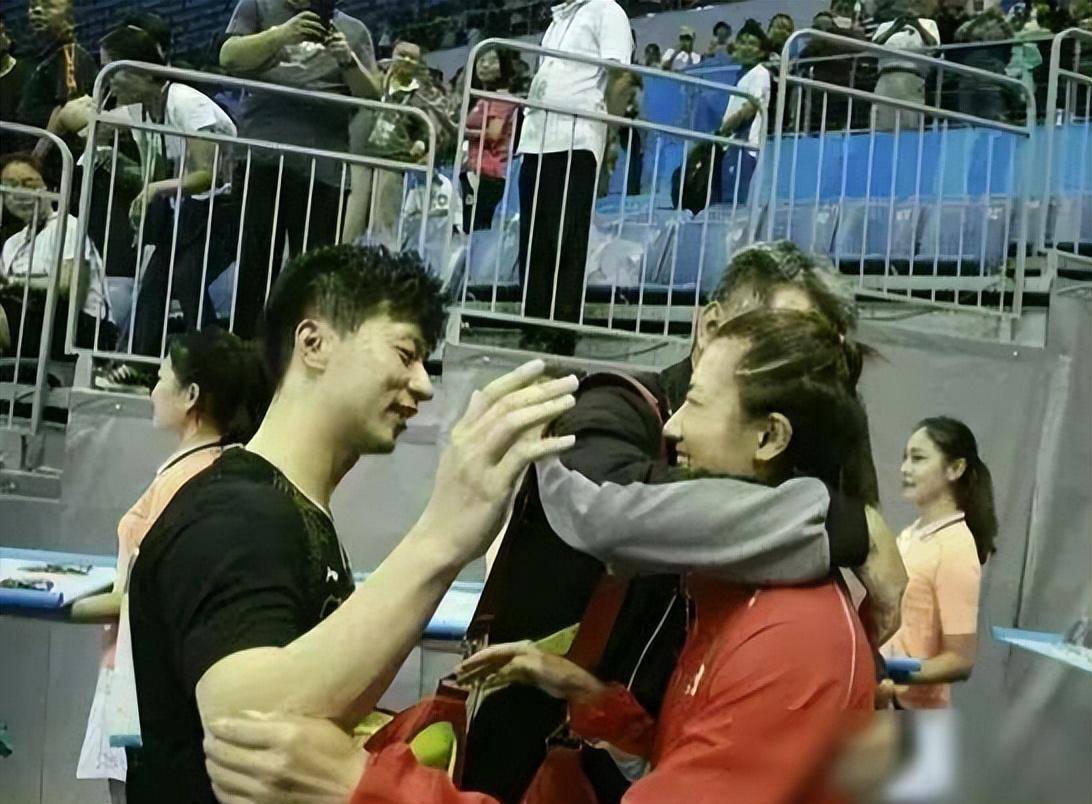 哪怕青梅竹马,顶峰相见!_乒乓球_友谊_丁宁