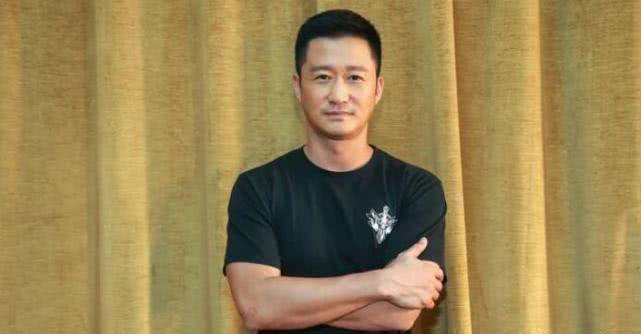 吴京十年前粉丝见面会太朴实,亲自下厨宴请粉丝像走亲戚,还有粉丝带着