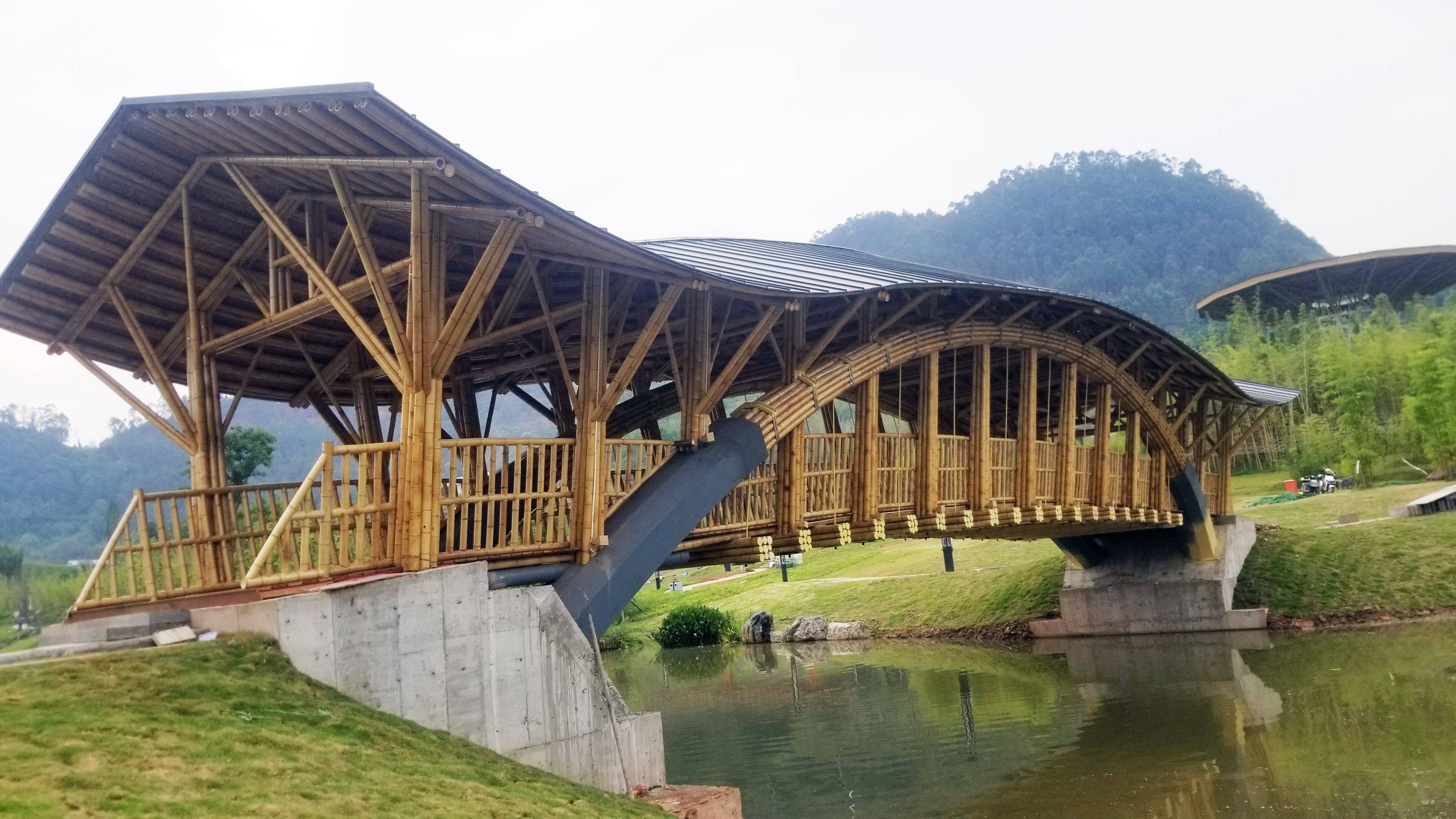 文旅项目竹建筑:一款由竹子建造的桥梁