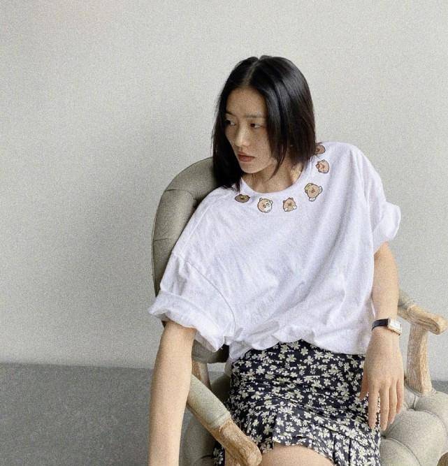 刘雯实力演绎夏日穿搭,还不知道怎么穿的,那就速速学起来_版型_身材