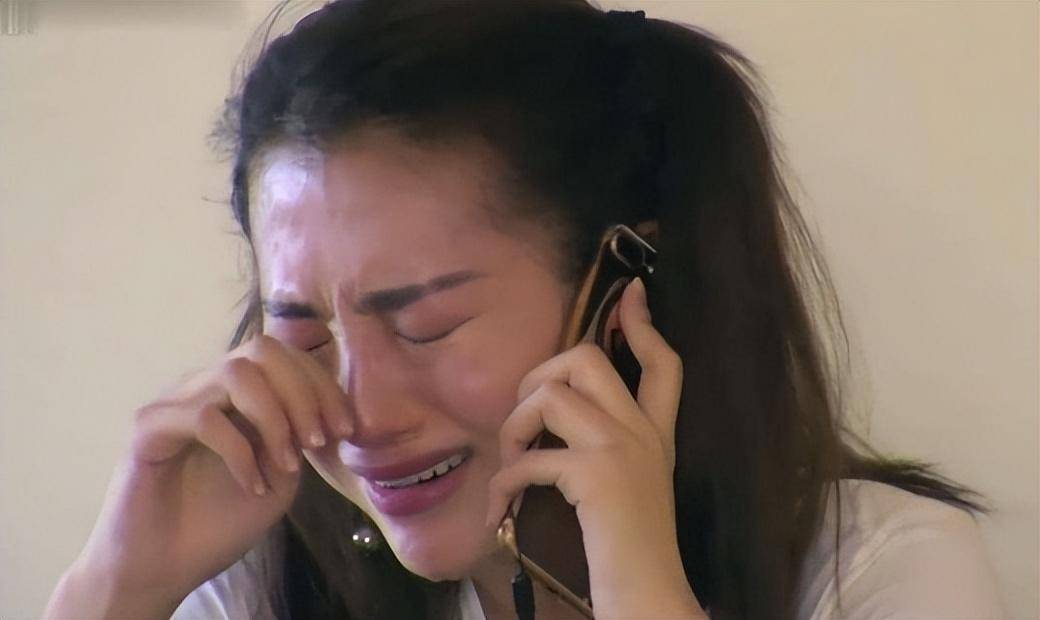 倒追包贝尔10年,为他"自残自杀",包文婧究竟在追求什么?