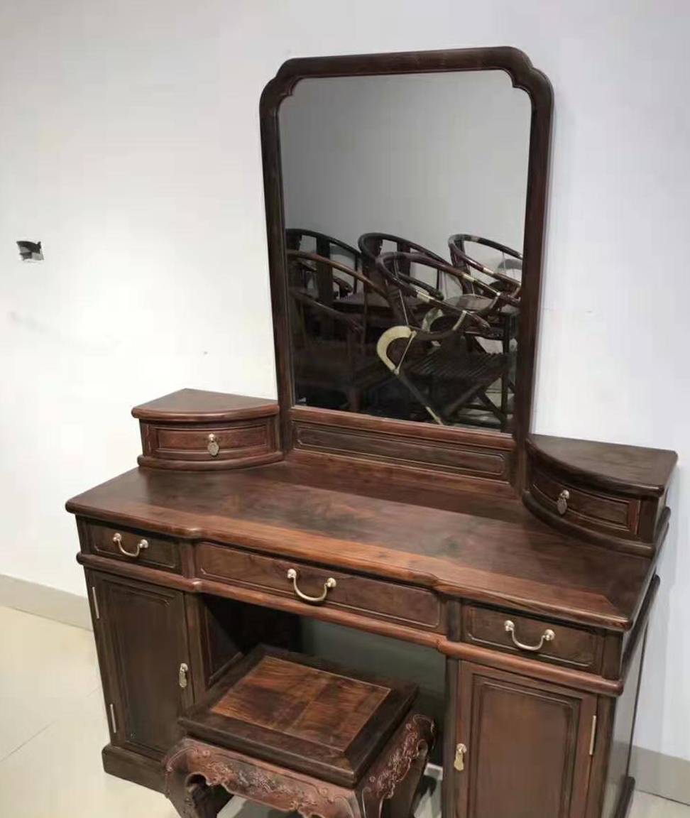 红木家具的这个操作可不是画蛇添足,是画龙点睛!_铜活_工艺_装饰