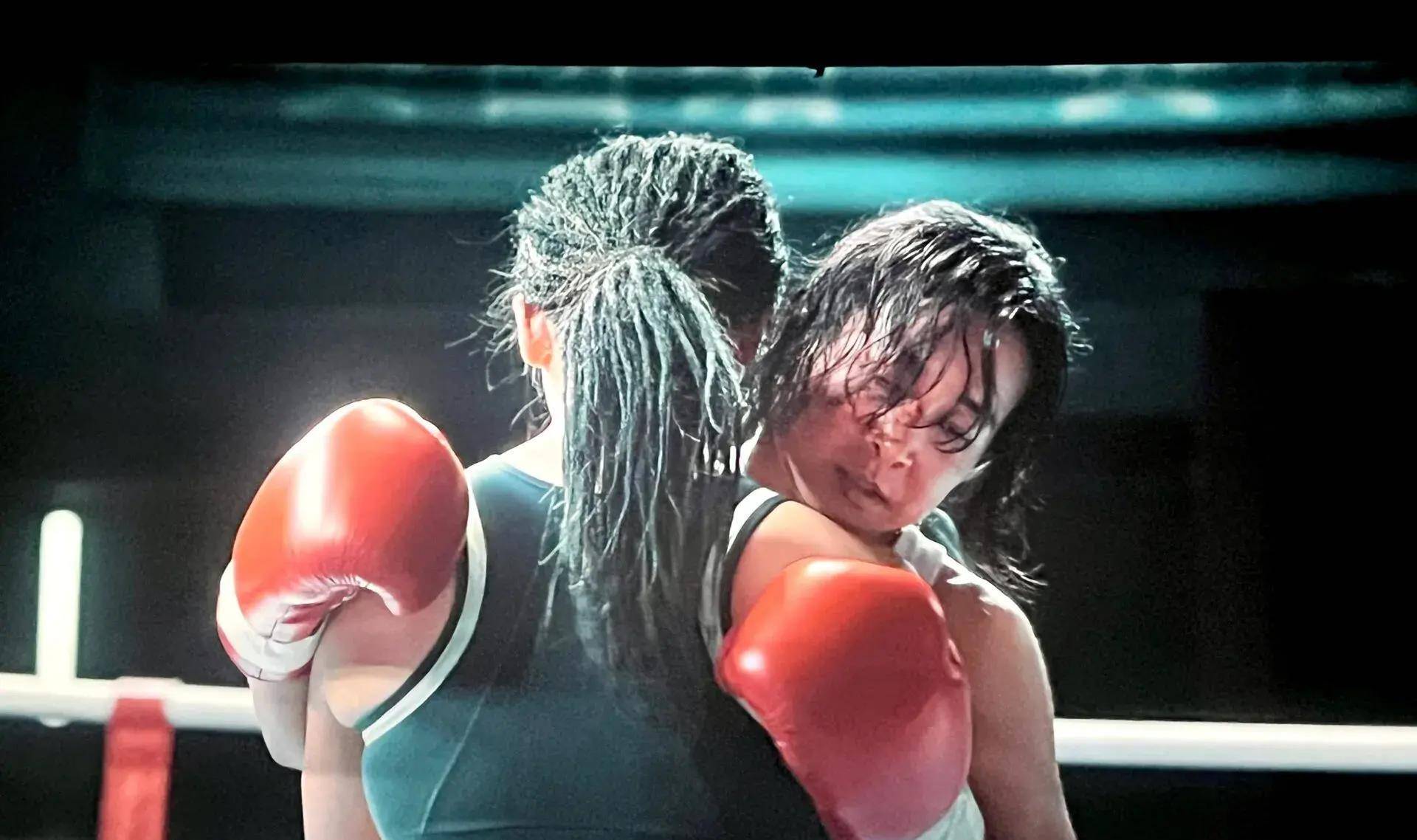 电影中,贾玲饰演的角色并不仅仅是一个简单的追梦者.